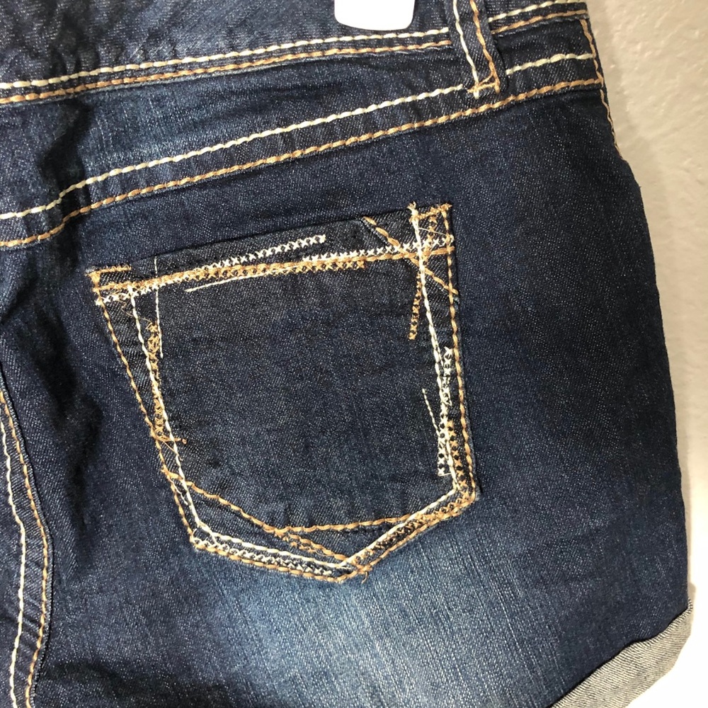 Shorts - Picture 4 of 7